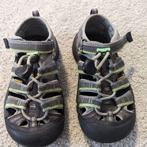 KEEN Boys' Newport H2 Sandals. Size 11